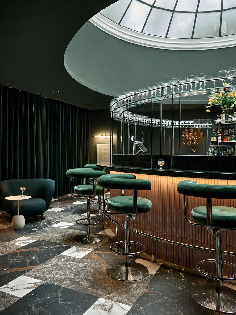 波西米亞風(fēng)情赫爾辛基Torni設(shè)計(jì)酒店裝修案例(圖1) 波西米亞風(fēng)情赫爾辛基Torni設(shè)計(jì)酒店裝修案例(圖1)