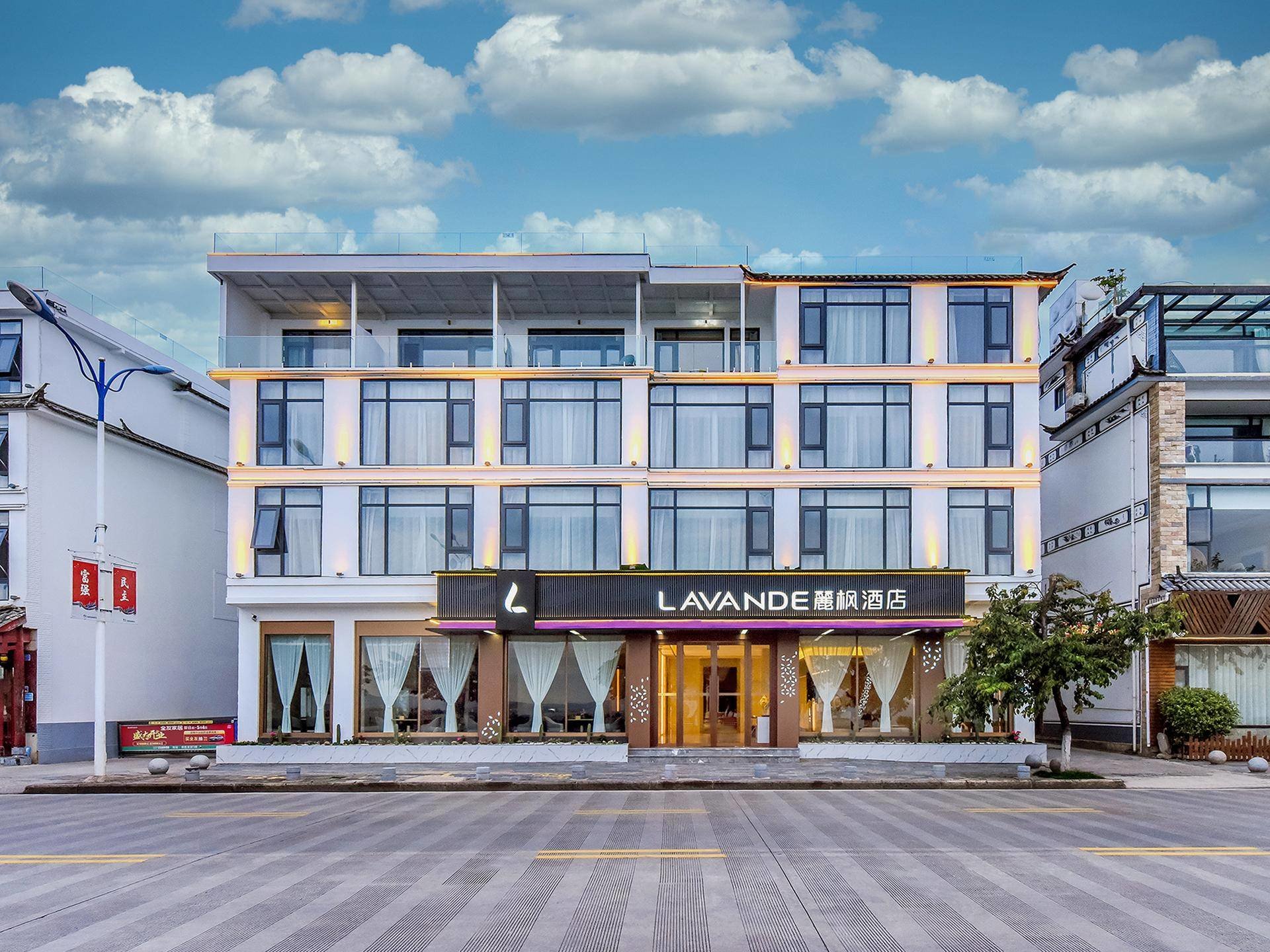 從麗楓酒店設(shè)計看2023旅宿關(guān)鍵詞的變化(圖1) 從麗楓酒店設(shè)計看2023旅宿關(guān)鍵詞的變化(圖1)