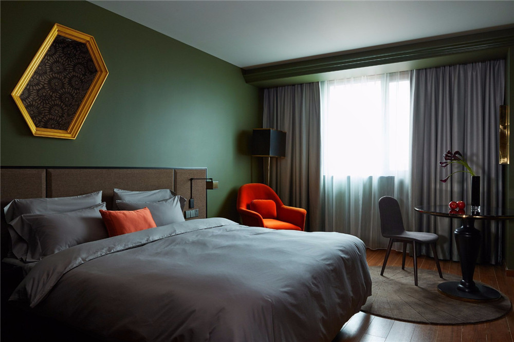 和頤連鎖精品商務(wù)酒店翻新改造設(shè)計案例(圖5) 和頤連鎖精品商務(wù)酒店翻新改造設(shè)計案例