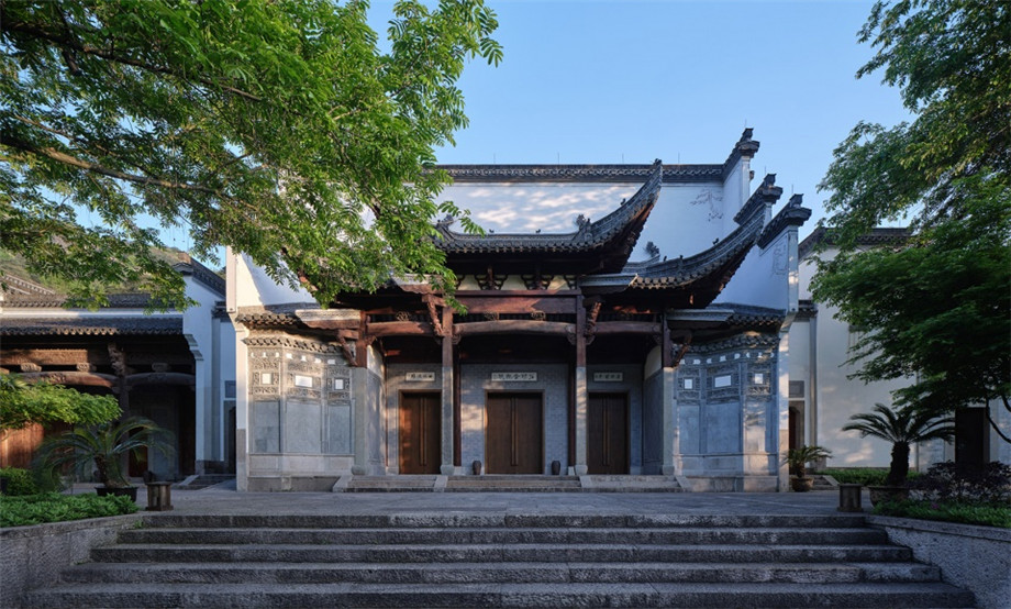 徽派特色酒店裝修 蘭亭安麓度假酒店設(shè)計(jì)裝修實(shí)(圖6) 徽派特色酒店裝修 蘭亭安麓度假酒店設(shè)計(jì)裝修實(shí)景圖